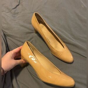 Stuart Whitman Heels size 9